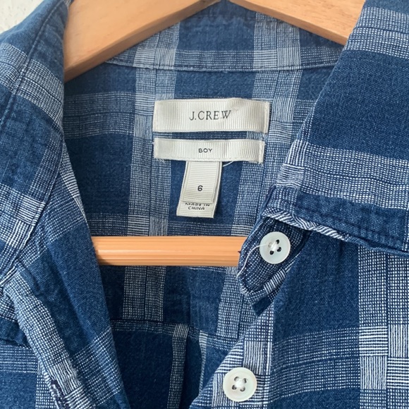 J Crew button up shirt. Size 6 - Picture 2 of 2